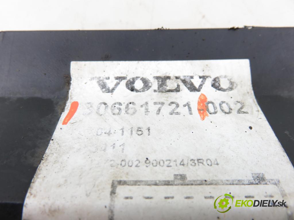 VOLVO V70 II SW (285) KOMBI 2007 136,00 2.4 D5 - D 5244 T4 2400,00 Riadiaca jednotka Webasto 30661721