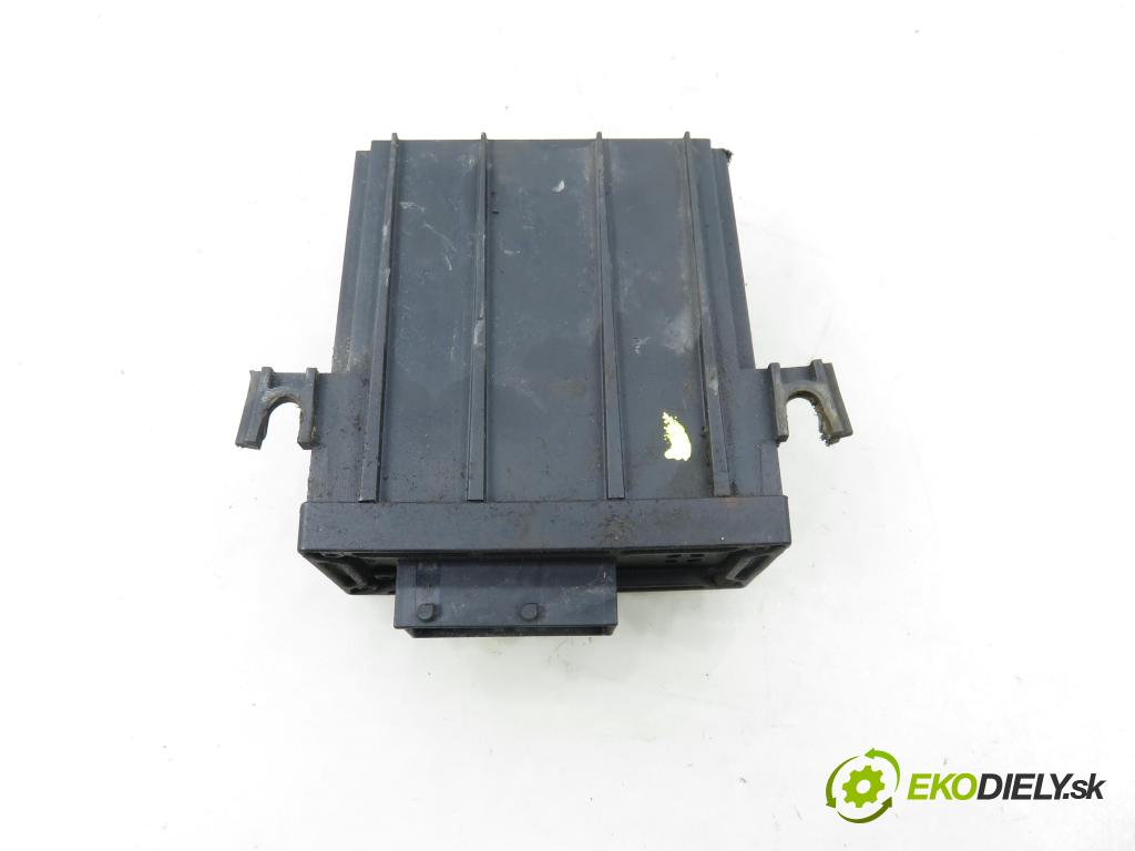 VOLVO V70 II SW (285) KOMBI 2007 136,00 2.4 D5 - D 5244 T4 2400,00 Riadiaca jednotka Webasto 30661721