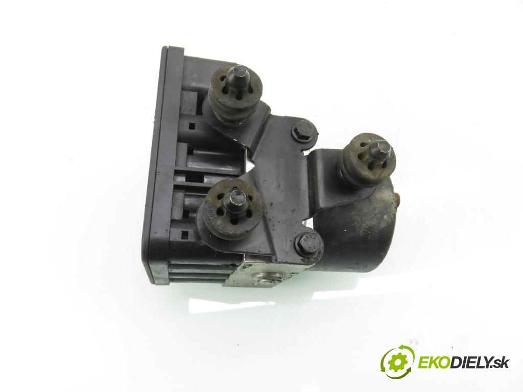 VW GOLF V (1K1) HB 2007 77,00 1.9 TDI - BLS 1896,00 Pumpa ABS 1K0907379AC ; 10096003593 ; 1K0614517AE (Pumpa ABS)