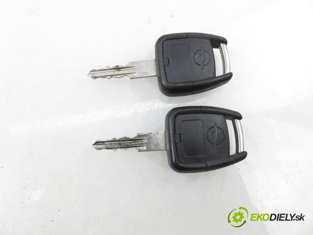 OPEL ZAFIRA A Nadwozie Wielkopojemne (MPV) (T98)  MINIVAN 2001 74,00 2.0 DTI 16V 101 - Y 20 DTH 1995,00 spinačka 90589313 ; 90589389 ; 5WK4763 (Spínacia skrinka)