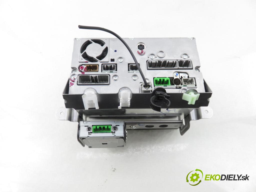CITROEN C-CROSSER (EP_) SUV 2008 115,00 2.2 HDi 160 - 4HN (DW12MTED4) 2179,00 RADIO CD 8750A139