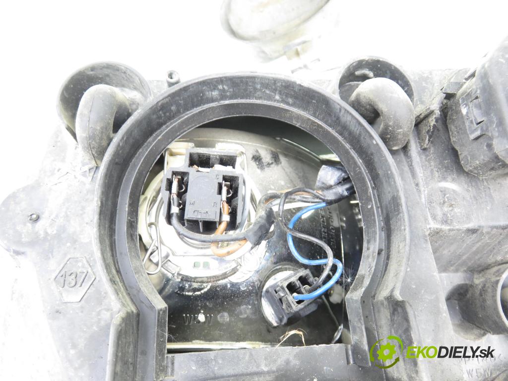 RENAULT MASTER II Platforma / podwozie (ED/HD/UD) KABINA/PLATFORMA 2000 59,00 2.5 D - S8U 770 2499,00 světlo PP 7700352104 ; 7700352104C