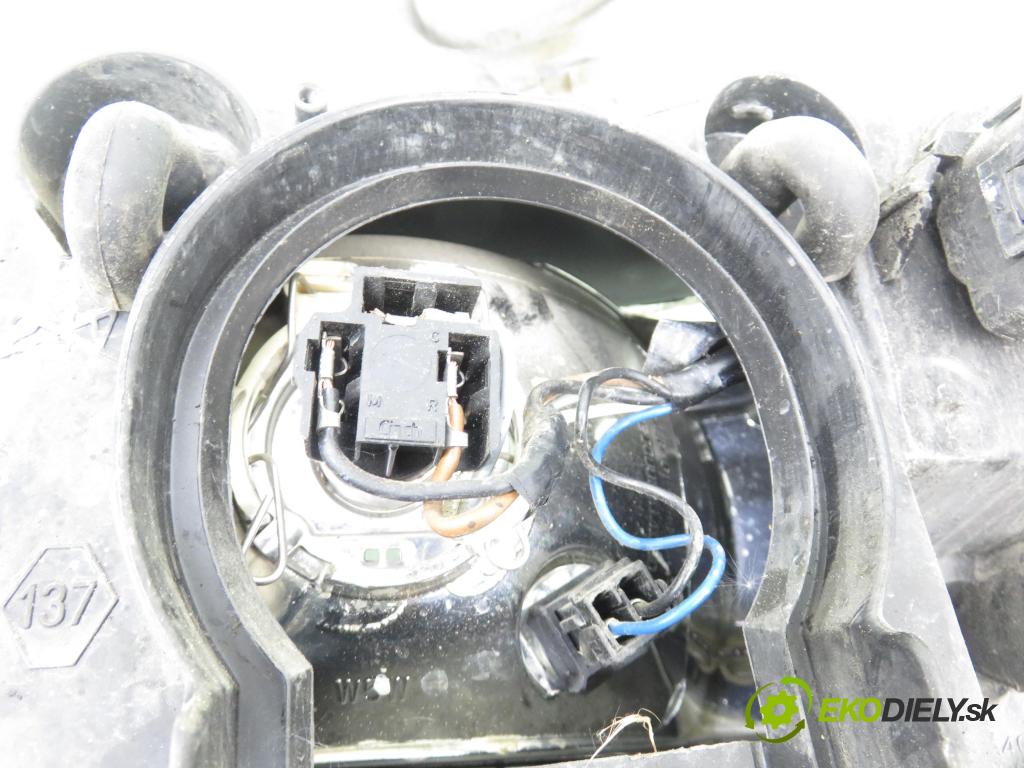 RENAULT MASTER II Platforma / podwozie (ED/HD/UD) KABINA/PLATFORMA 2000 59,00 2.5 D - S8U 770 2499,00 světlo PP 7700352104 ; 7700352104C