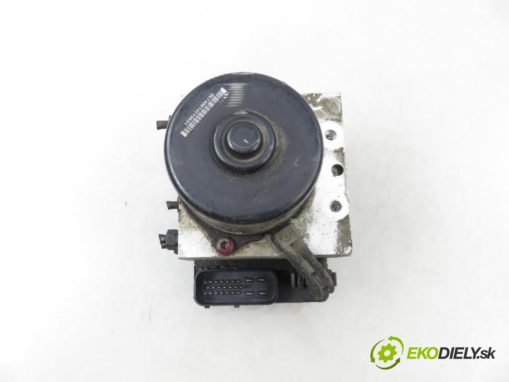 VW GOLF IV Variant (1J5) KOMBI 1999 74,00 1.6 - APF 1595,00 Pumpa ABS 1J0907379P ; 10094903313 ; 1J0614117D (Pumpa ABS)