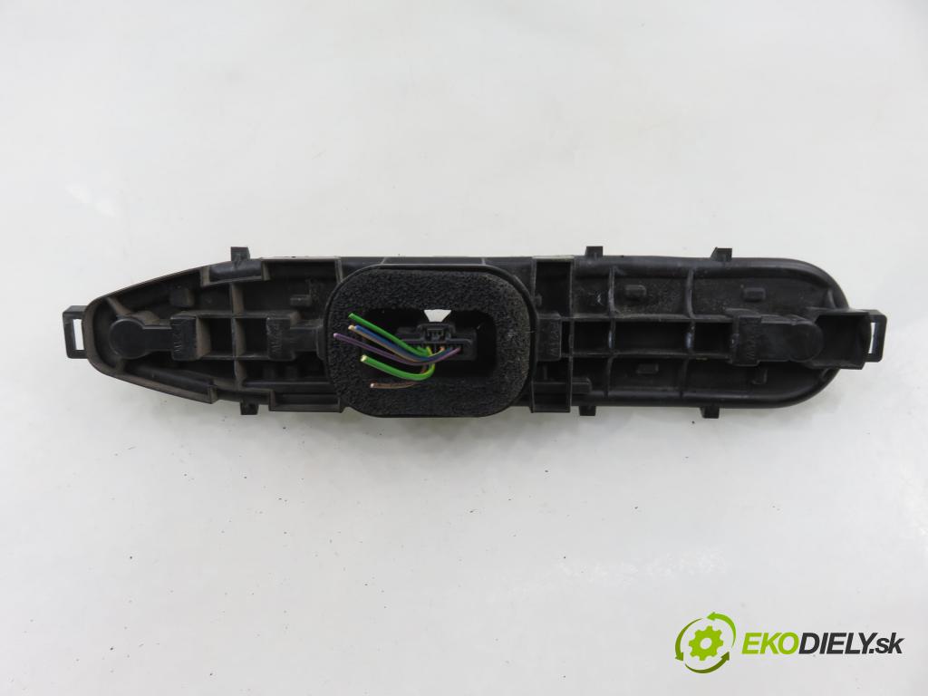 CITROEN BERLINGO Nadwozie pełne/minivan (B9) FURGON 2011 55,00 1.6 HDi / BlueHDi 75 - 9HN (DV6ETED) 1560,00 vložka svetla pravy zadné