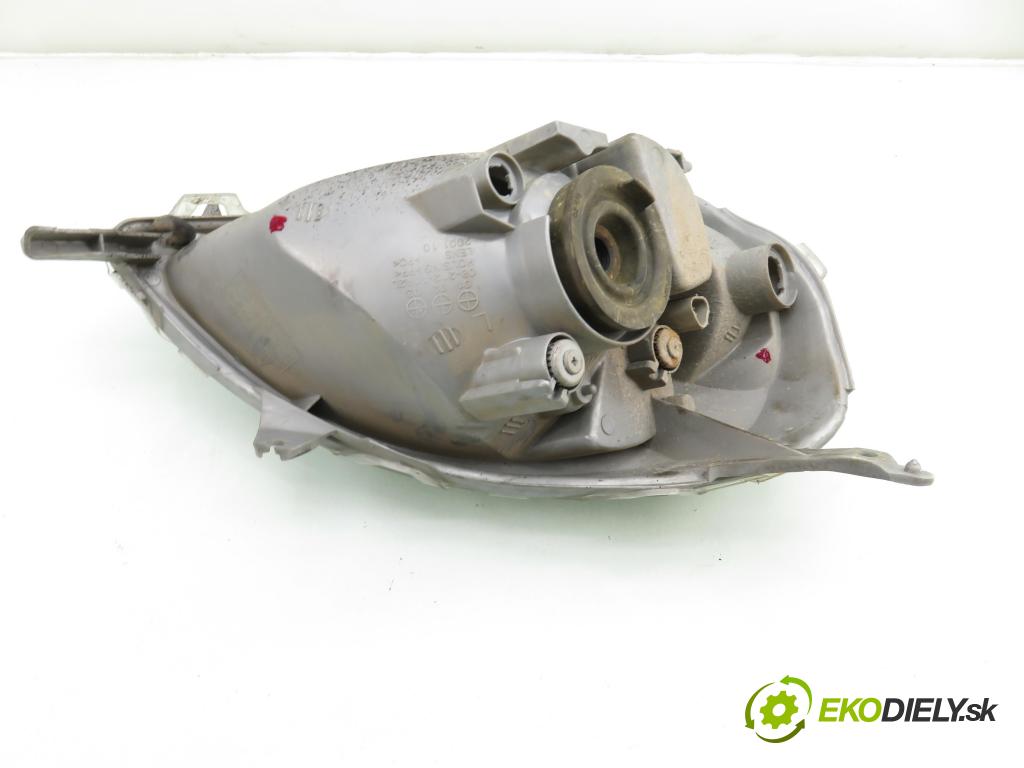 TOYOTA YARIS (_P1_) HB 2002 50,00 1.0 VVT- i 68 - 1SZ-FE 998,00 Svetlo LP