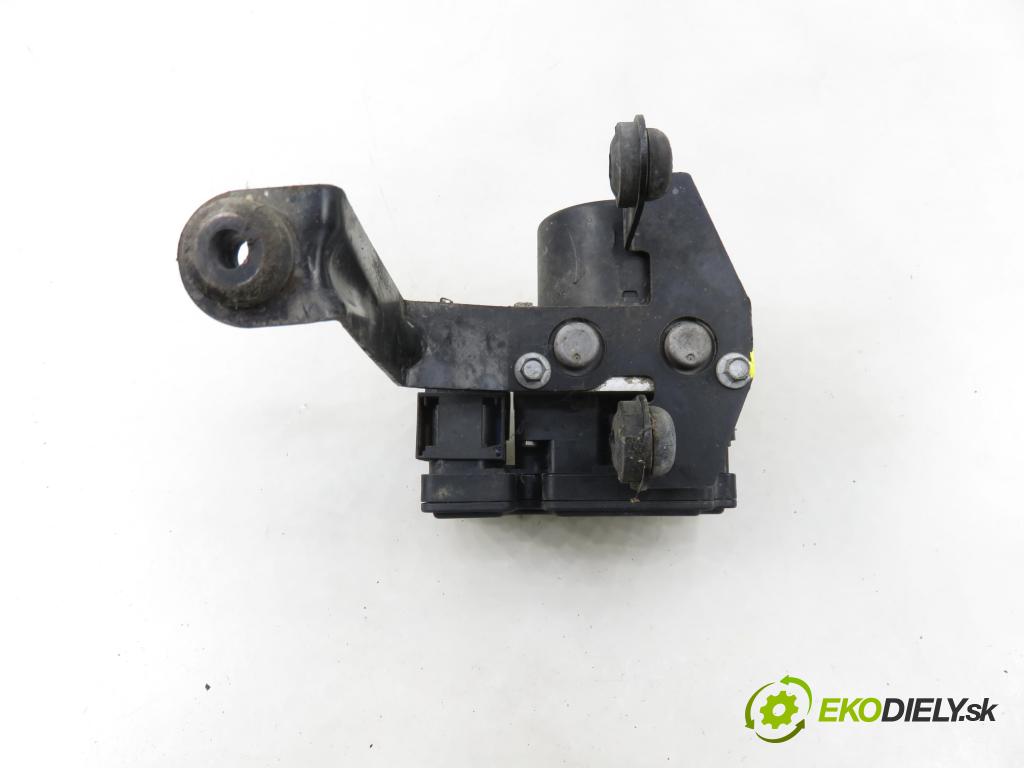 FORD FOCUS II Turnier (DA_, FFS, DS) KOMBI 2005 66,00 1.6 TDCI 90 1560,00 Pumpa ABS 10097001243 ; 3M512M110JA ; 10020700714 (Pumpa ABS)