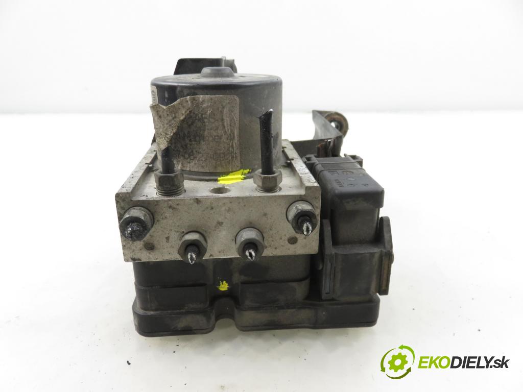 FORD FOCUS II Turnier (DA_, FFS, DS) KOMBI 2005 66,00 1.6 TDCI 90 1560,00 Pumpa ABS 10097001243 ; 3M512M110JA ; 10020700714 (Pumpa ABS)