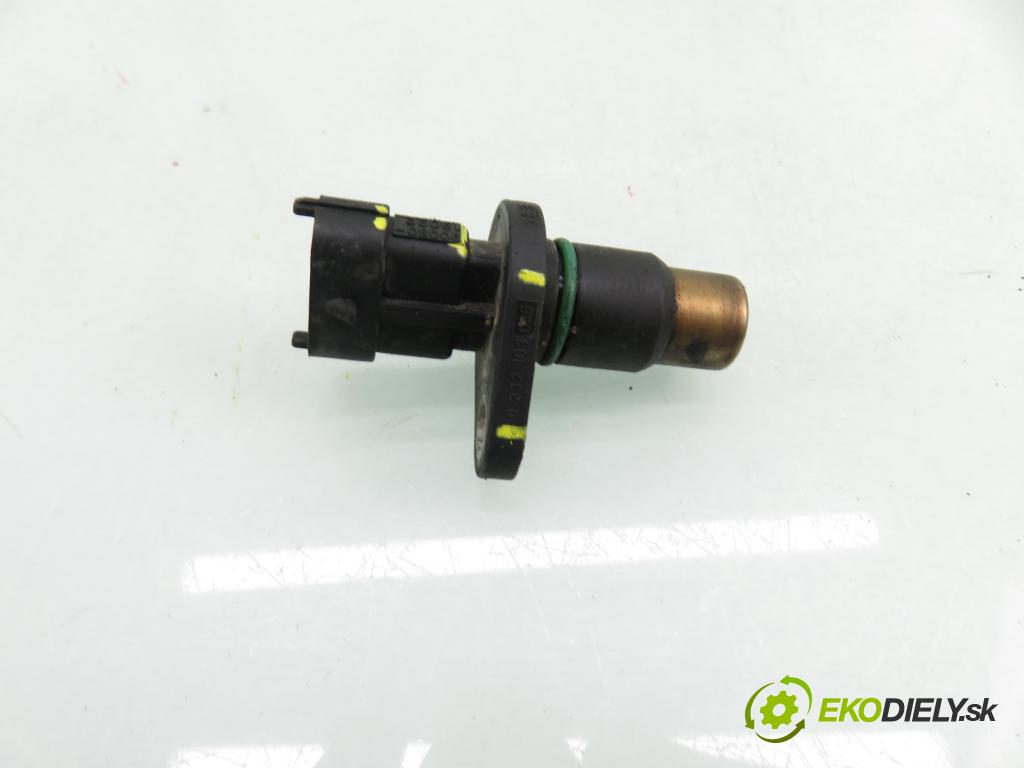 TOYOTA YARIS (_P1_) HB 2002 50,00 1.0 VVT- i 68 - 1SZ-FE 998,00 Snímač polohy vačky Vačkový hriadeľ: 0232103036 ; 9008019022