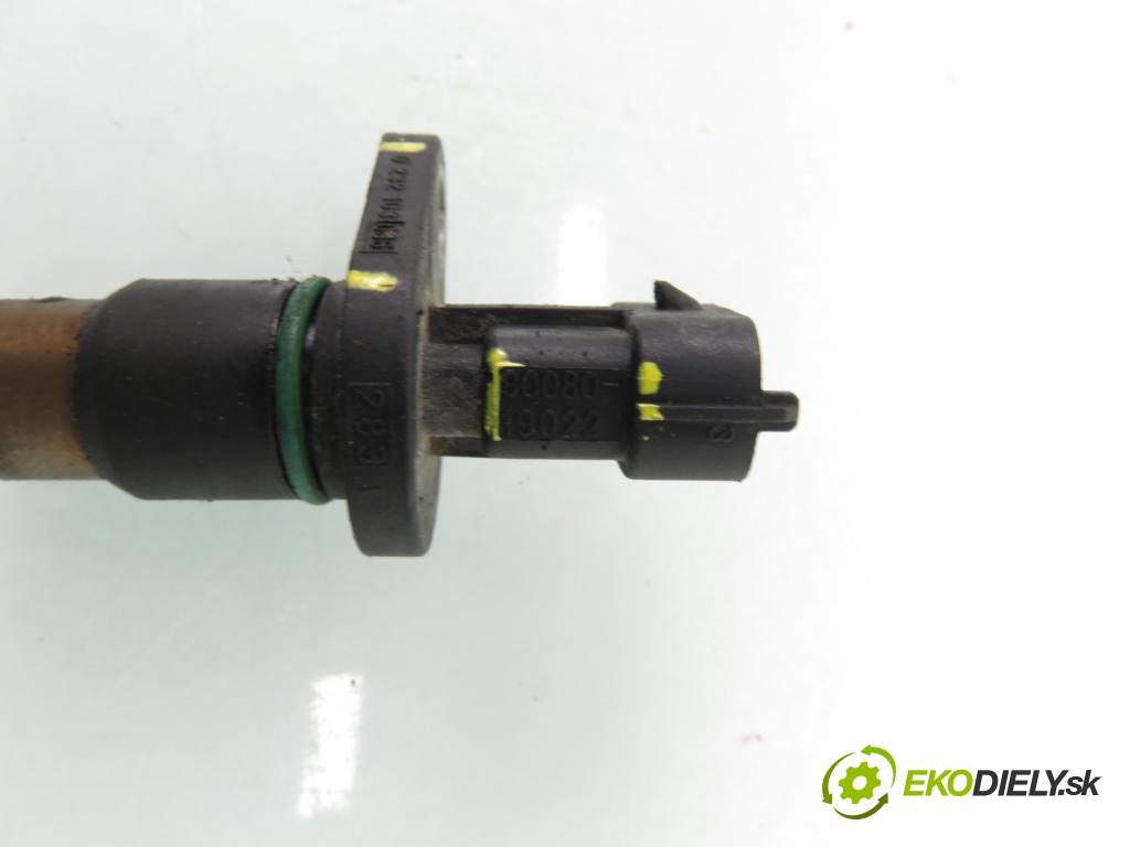TOYOTA YARIS (_P1_) HB 2002 50,00 1.0 VVT- i 68 - 1SZ-FE 998,00 Snímač polohy vačky Vačkový hriadeľ: 0232103036 ; 9008019022
