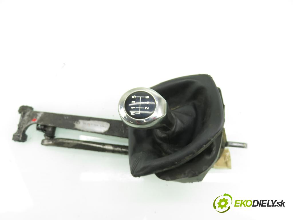BMW 5 (E60) SEDAN 2006 120,00 520 d - M47 D20 (204D4) 1995,00 ZVEDÁK: 7544524
