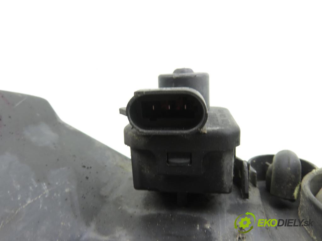 RENAULT MASTER II Platforma / podwozie (ED/HD/UD) KABINA/PLATFORMA 2000 59,00 2.5 D - S8U 770 2499,00 Svetlo LP 7700352103 ; 7700352103C
