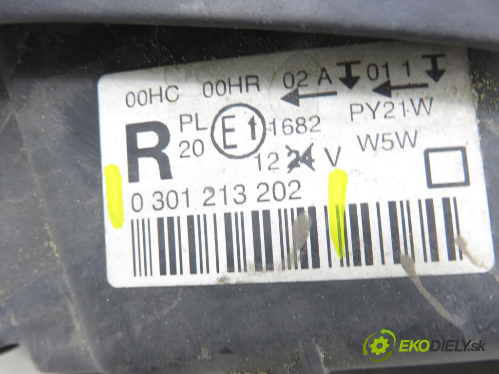 PEUGEOT 407 SW (6E_) KOMBI 2007 100,00 2.0 HDi 135 - RHR 1997,00 Svetlo PP 0301213202