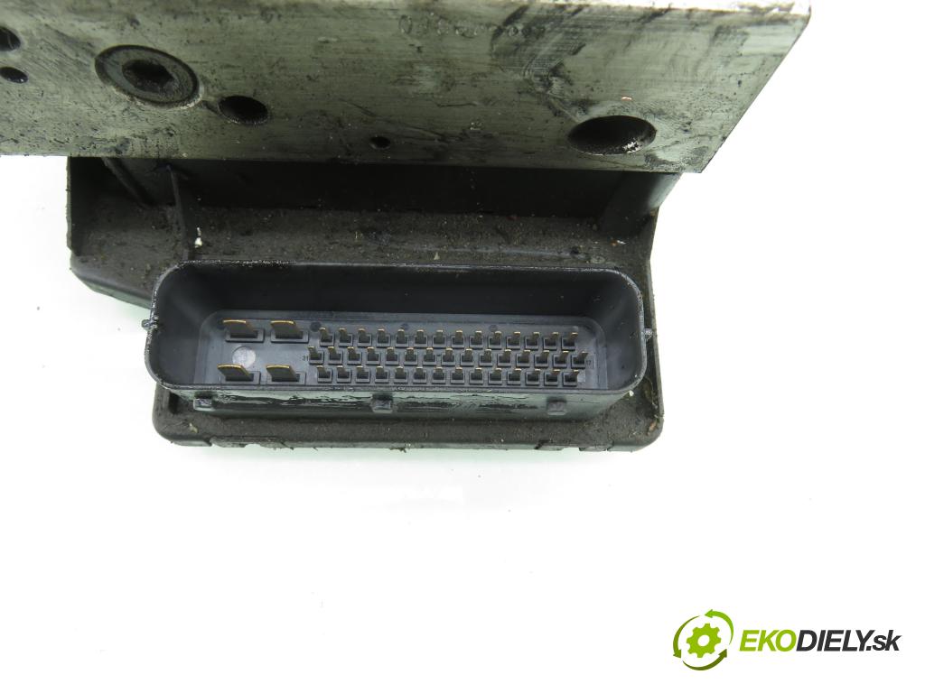 VW GOLF IV (1J1) HB 2000 81,00 1.9 TDI - AHF 1896,00 pumpa ABS 1J0907379S ; 1J0614517 (Pumpa ABS)