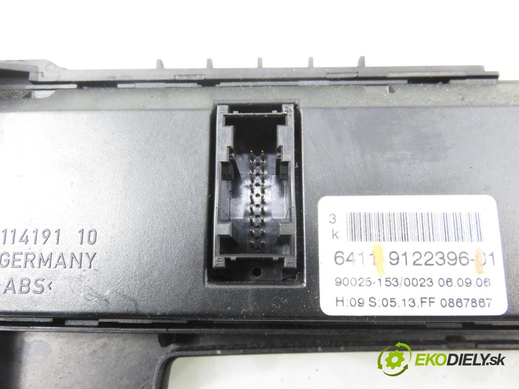 BMW 5 (E60) SEDAN 2006 120,00 520 d - M47 D20 (204D4) 1995,00 Panel topení KLIMATIZACE: 9122396