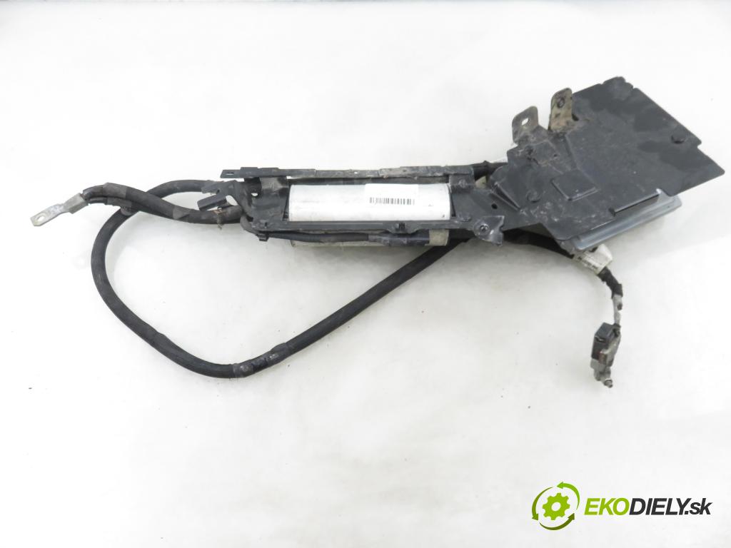 PEUGEOT 2008 I (CU_) KOMBI 2013 84,00 1.6 HDi - 9HD (DV6CTED) 1560,00 system Start brzdových svetiel 9801739380 ; 9802096780