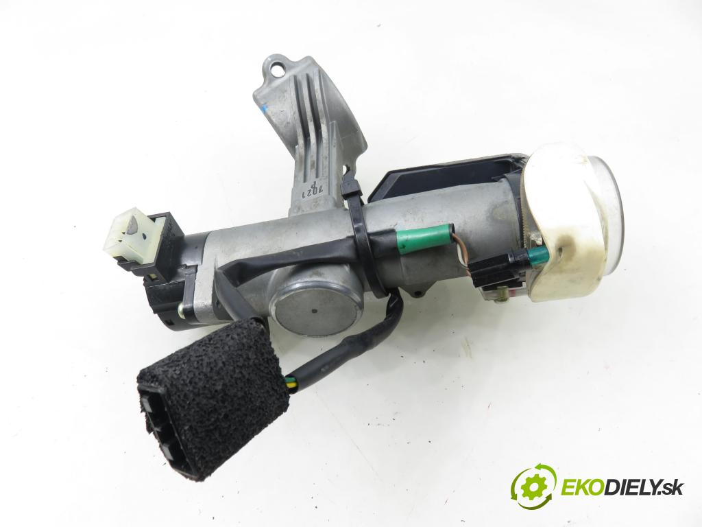 CHEVROLET CAPTIVA (C100, C140) SUV 2007 110,00 2.0 D 4WD 1991,00 spinačka / zámky 96628500 ; 96673458
