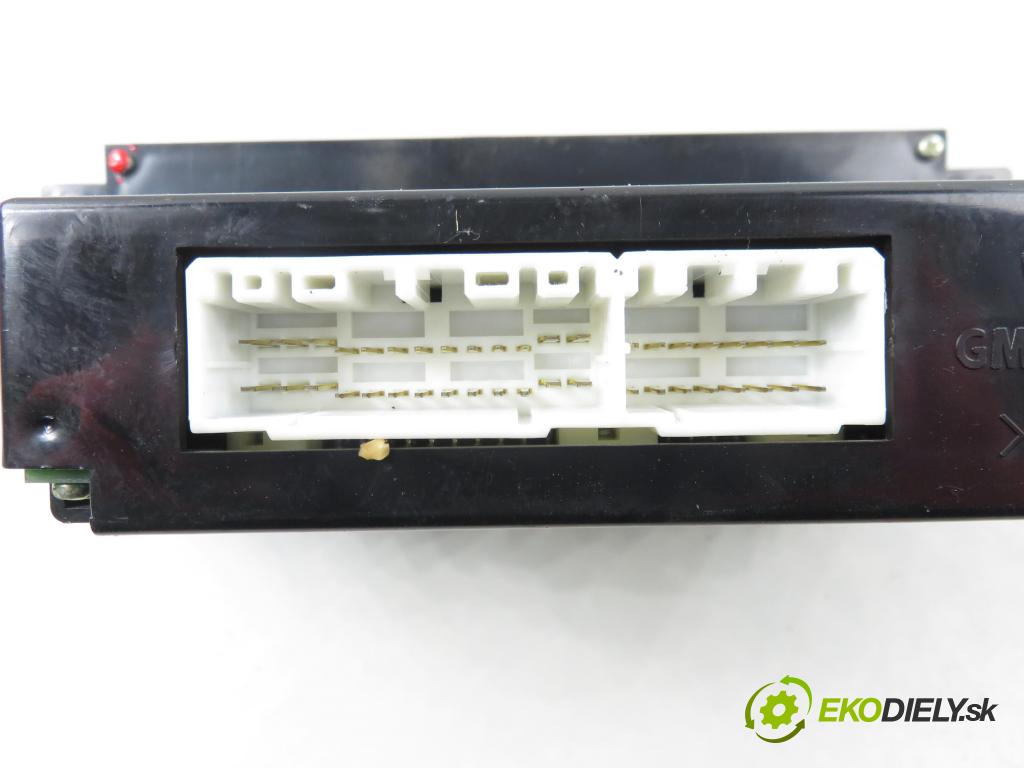 CHEVROLET CAPTIVA (C100, C140) SUV 2007 110,00 2.0 D 4WD 1991,00 Panel kúrenia KLIMATIZACE: 96436272
