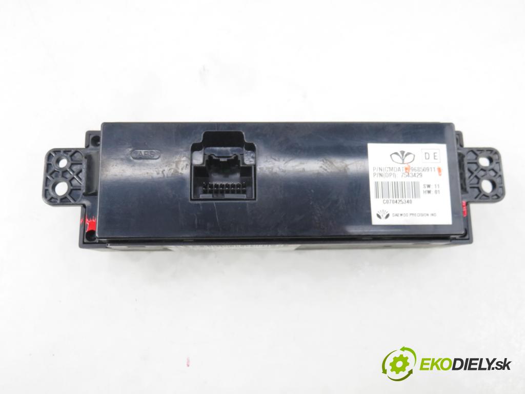 CHEVROLET CAPTIVA (C100, C140) SUV 2007 110,00 2.0 D 4WD 1991,00 ZOBRAZIT: 96850911