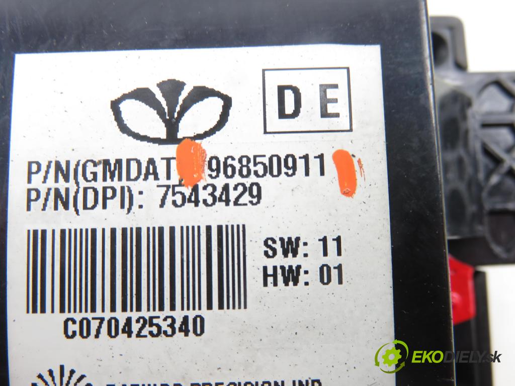 CHEVROLET CAPTIVA (C100, C140) SUV 2007 110,00 2.0 D 4WD 1991,00 ZOBRAZIT: 96850911