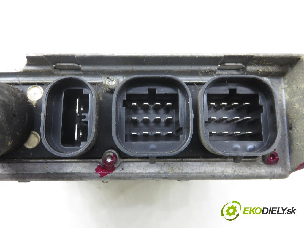 RENAULT MASTER II Platforma / podwozie (ED/HD/UD) KABINA/PLATFORMA 2000 59,00 2.5 D - S8U 770 2499,00 řídící jednotka motora 7700311655