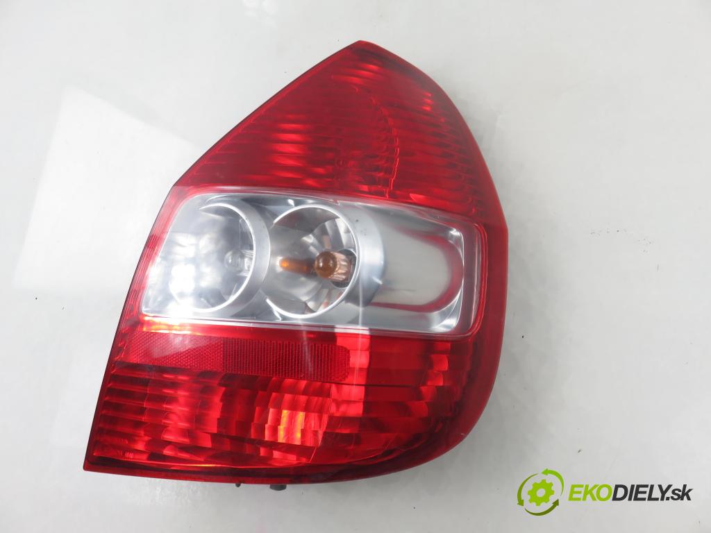 HONDA JAZZ II (GD_, GE3, GE2) HB 2004 57,00 1.2 i-DSI (GD5, GE2) - L12A1 1243,00 Svetlo pravé zadné