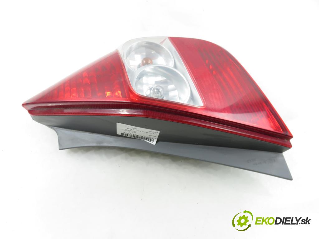HONDA JAZZ II (GD_, GE3, GE2) HB 2004 57,00 1.2 i-DSI (GD5, GE2) - L12A1 1243,00 Svetlo pravé zadné