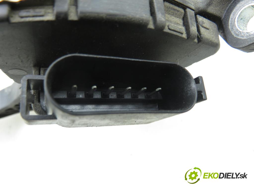 FORD FOCUS II Turnier (DA_, FFS, DS) KOMBI 2005 66,00 1.6 TDCI 90 1560,00 potenciometr plynového pedálu 4M519F836AH ; 6PV00864101 (Potenciometr plynového pedálu)
