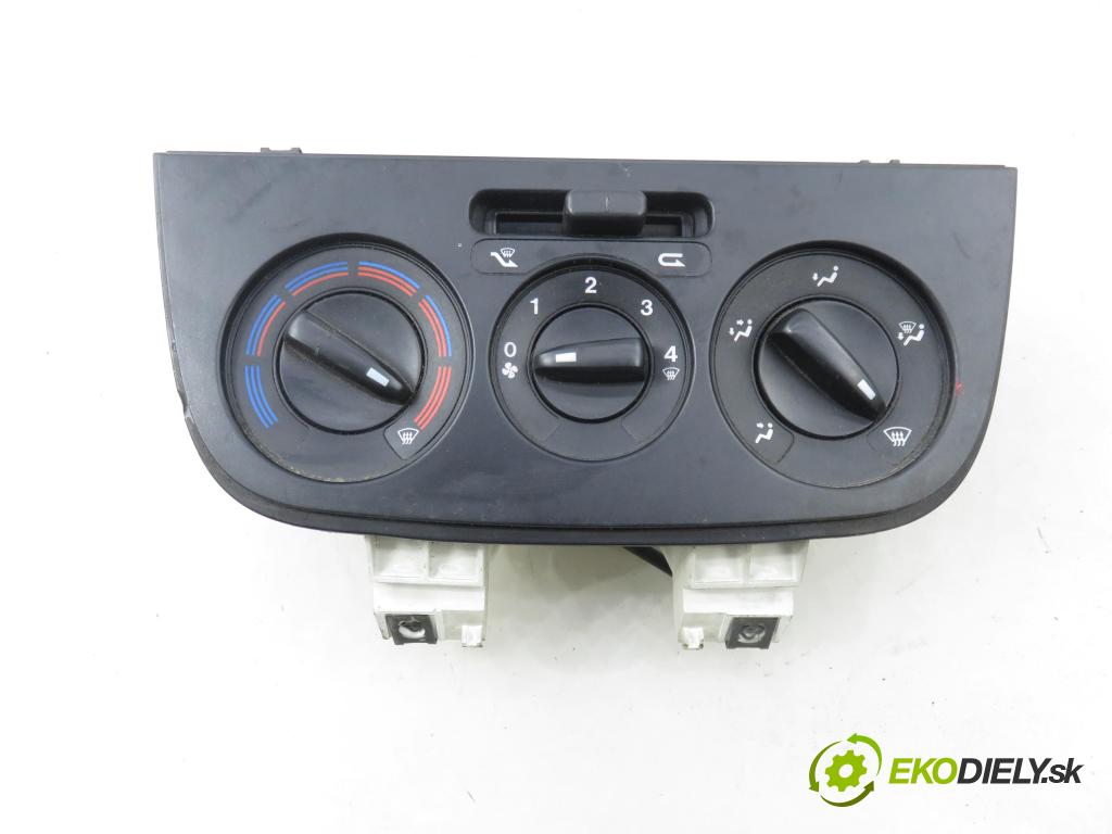 CITROEN NEMO Skrzynia (AA_) FURGON 2009 50,00 1.4 HDi - 8HS (DV4TED) 1398,00 Panel topení KLIMATIZACE: 