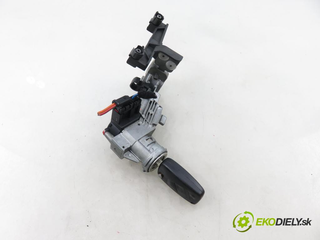 CITROEN NEMO Skrzynia (AA_) FURGON 2009 50,00 1.4 HDi - 8HS (DV4TED) 1398,00 spínačka 51799409 ; 01098401 (Spínací skříňka)