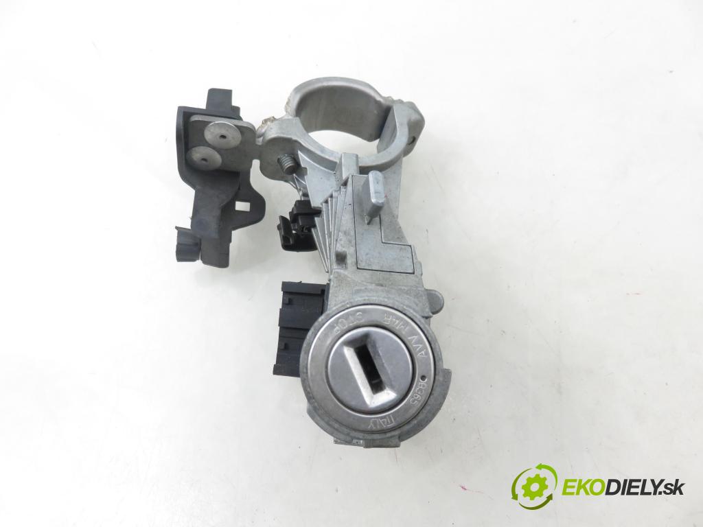 CITROEN NEMO Skrzynia (AA_) FURGON 2009 50,00 1.4 HDi - 8HS (DV4TED) 1398,00 spínačka 51799409 ; 01098401 (Spínací skříňka)
