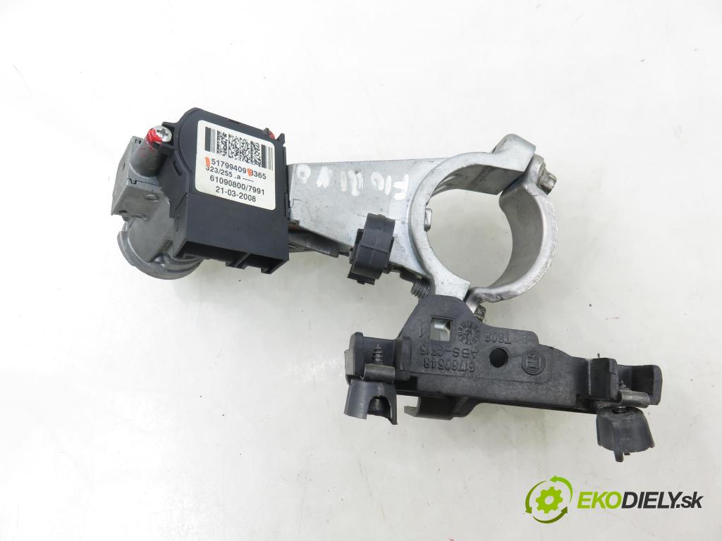 CITROEN NEMO Skrzynia (AA_) FURGON 2009 50,00 1.4 HDi - 8HS (DV4TED) 1398,00 spínačka 51799409 ; 01098401 (Spínací skříňka)