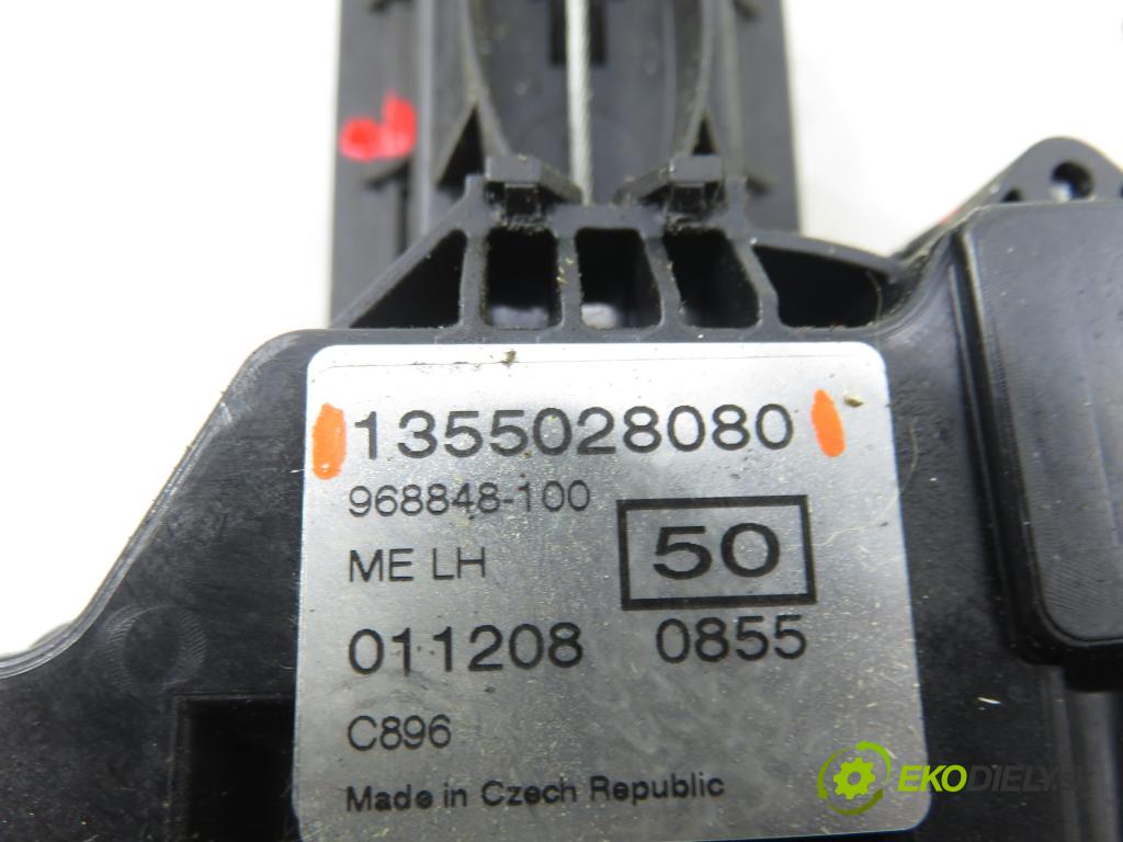CITROEN NEMO Skrzynia (AA_) FURGON 2009 50,00 1.4 HDi - 8HS (DV4TED) 1398,00 zámok dvierka 1355028080
