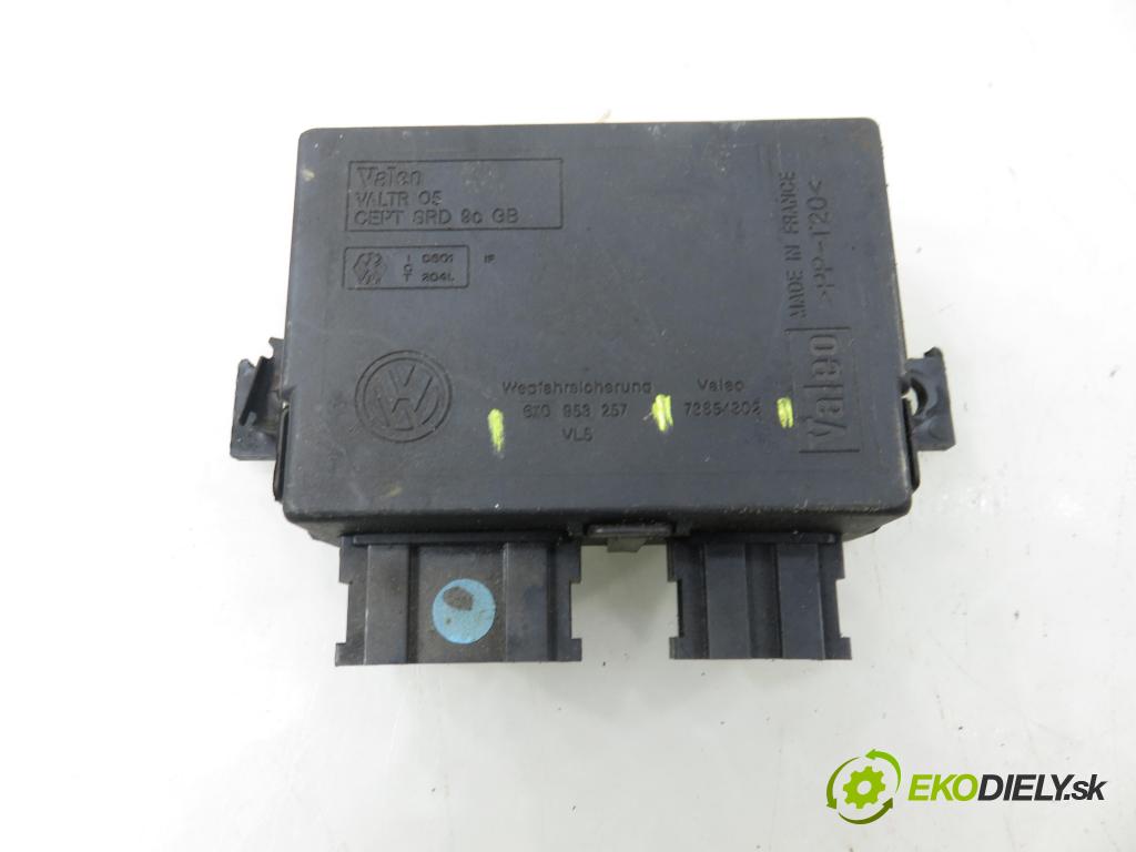 VW POLO (6N2) HB 1999 74,00 1.4 16V - AFK 1390,00 spinačka 357905851F ; 6X0953257 ; 73854302 (Spínacia skrinka)