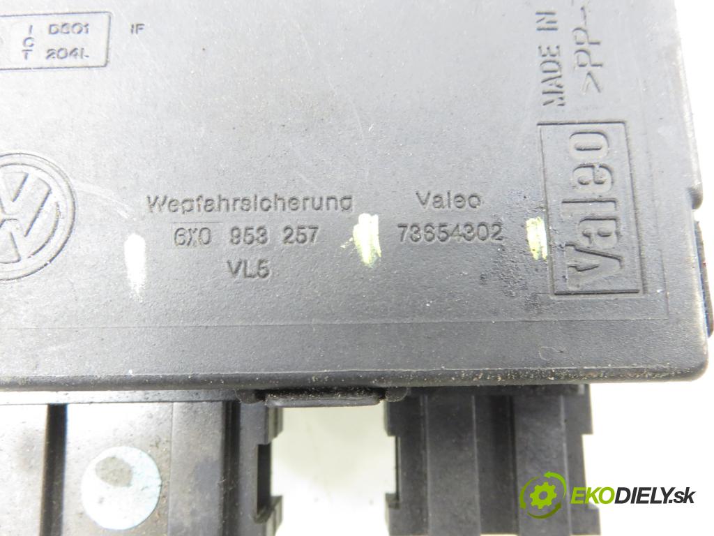 VW POLO (6N2) HB 1999 74,00 1.4 16V - AFK 1390,00 spinačka 357905851F ; 6X0953257 ; 73854302 (Spínacia skrinka)