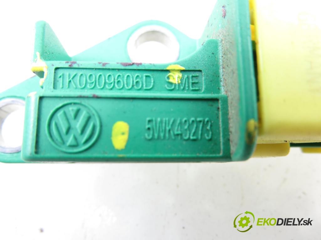VW GOLF V Variant (1K5) KOMBI 2008 77,00 1.9 TDI - BLS 1896,00 Snímač nárazu 5WK43273 ; 1K0909606D (Snímač nárazu)