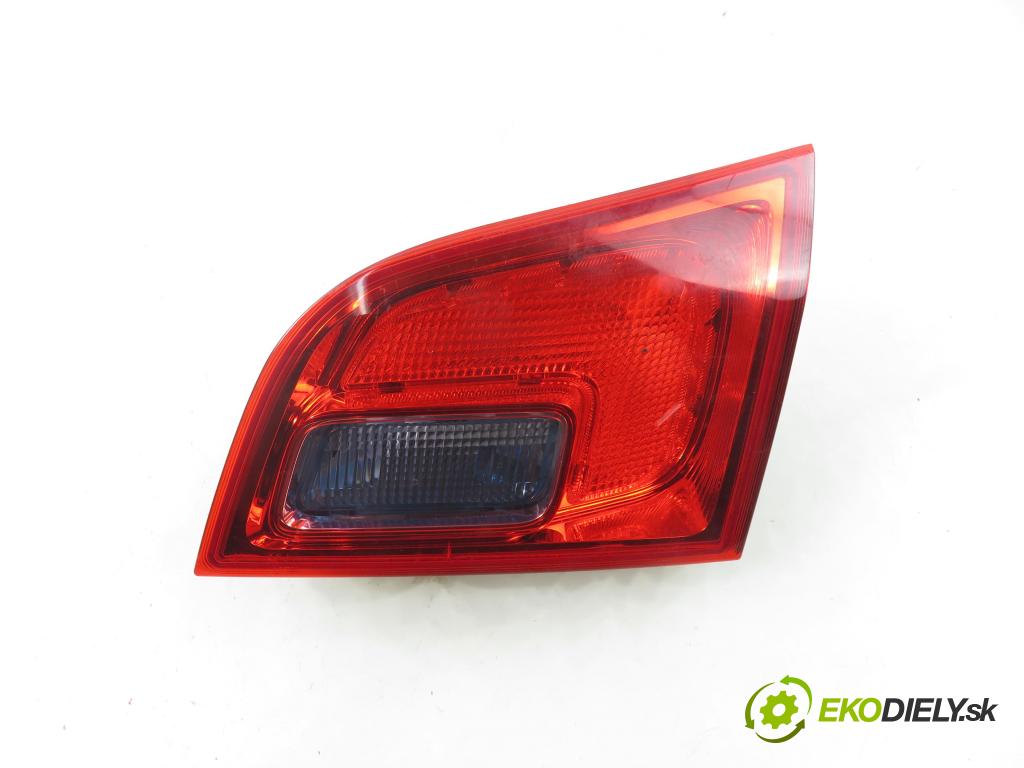 OPEL ASTRA J Sports Tourer (P10) KOMBI 2011 81,00 1.7 CDTI - A 17 DTJ 1686,00 světlo pravé zadní kufr 13282247