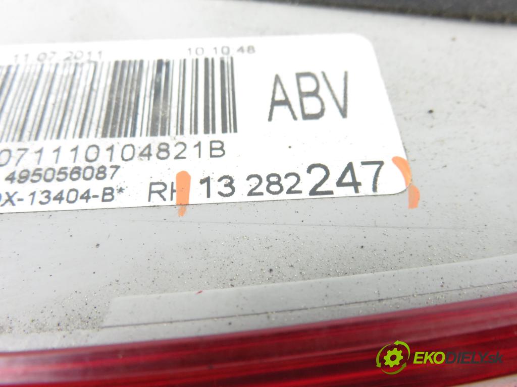 OPEL ASTRA J Sports Tourer (P10) KOMBI 2011 81,00 1.7 CDTI - A 17 DTJ 1686,00 světlo pravé zadní kufr 13282247