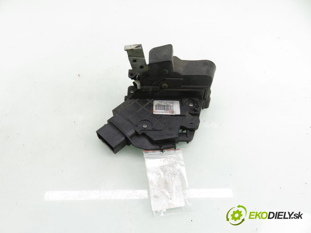 FORD MONDEO IV Turnier (BA7) KOMBI 2010 103,00 2.0 TDCi - QXBB 1997,00 zámok 8M2AR21812AA