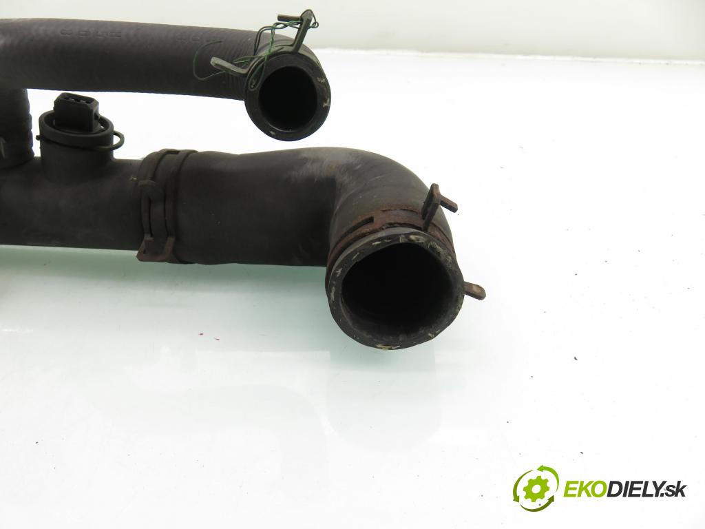 VW LT 40-55 I Platforma / podwozie (293-909) KABINA/PLATFORMA 1995 70,00 2.4 TD - ACL 2383,00 Rúra vody 073121083B