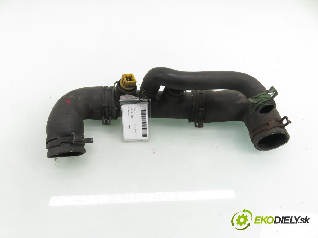 VW LT 40-55 I Platforma / podwozie (293-909) KABINA/PLATFORMA 1995 70,00 2.4 TD - ACL 2383,00 Rúra vody 073121083B