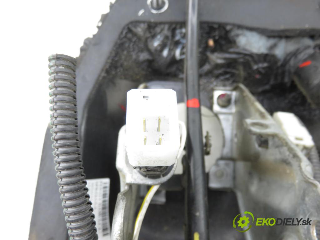 RENAULT TRAFIC II Autobus (JL) BUS 2002 74,00 1.9 dCI 100 (JL0C) - F9Q 760 1870,00 PEDALY brzdy / spojky 8200174530 ; 91168608