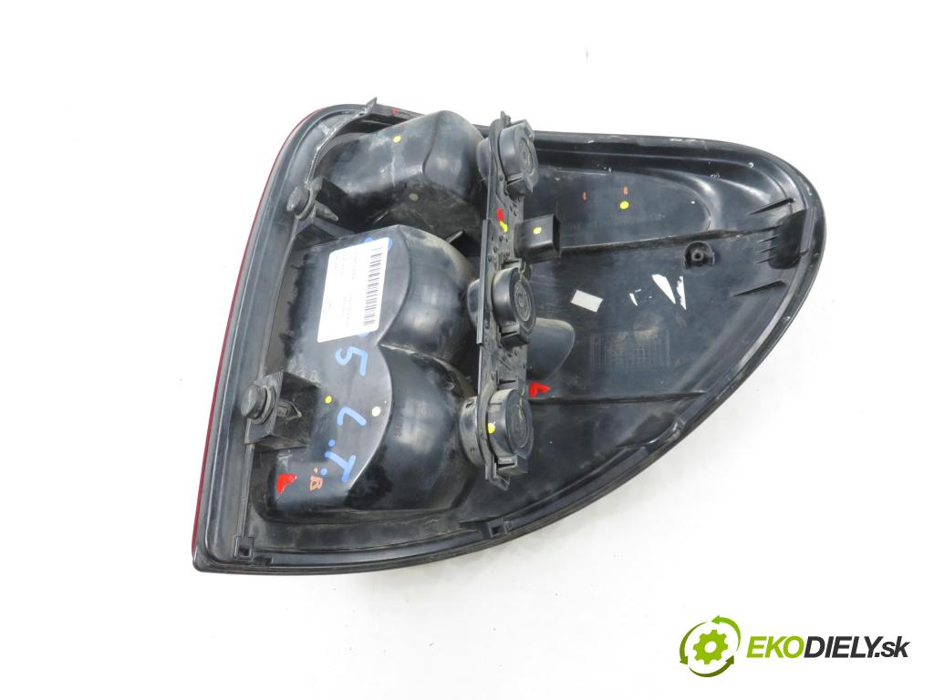 CHRYSLER VOYAGER IV (RG, RS) VAN 2001 160,00 3.8 - EGH 3778,00 Svetlo ľavé zadné 04857601