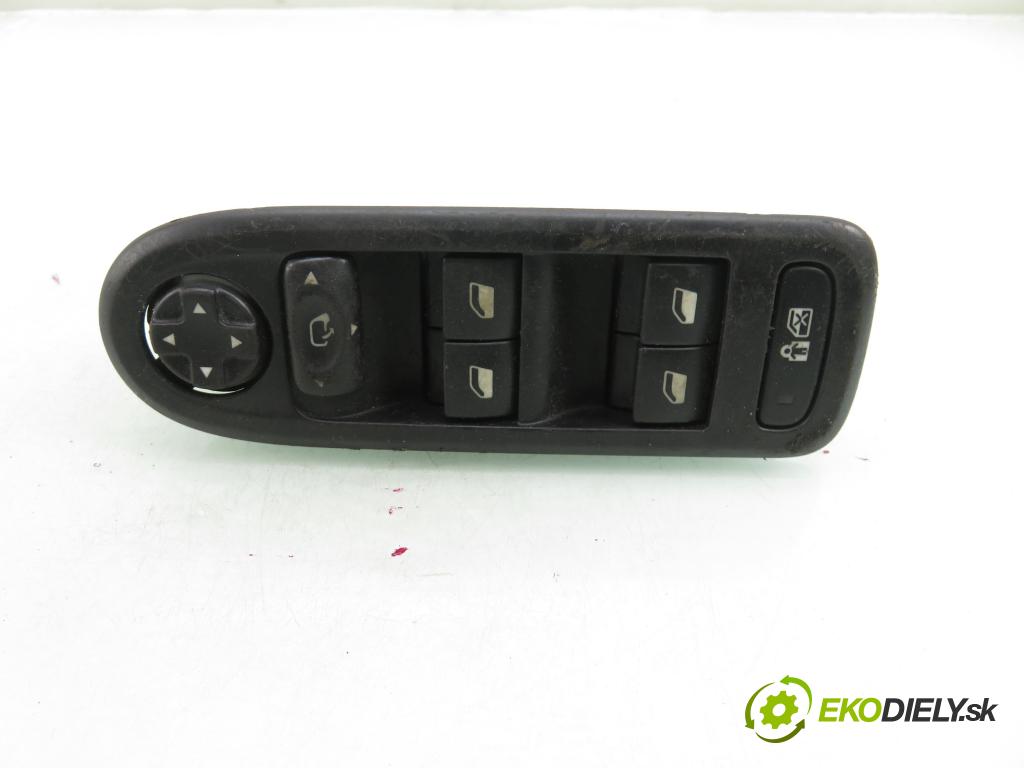 PEUGEOT 308 (4A_, 4C_) HB 2012 0,00 1.6 HDi - 9HR (DV6C) 1560,00 Panel ovládaní oken 96644917XT