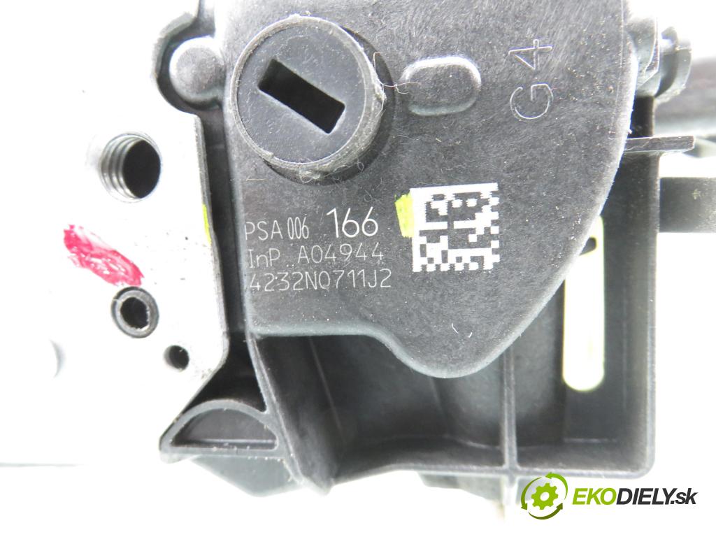 PEUGEOT 308 (4A_, 4C_) HB 2012 0,00 1.6 HDi - 9HR (DV6C) 1560,00 zámok 006166 ; PSA006166