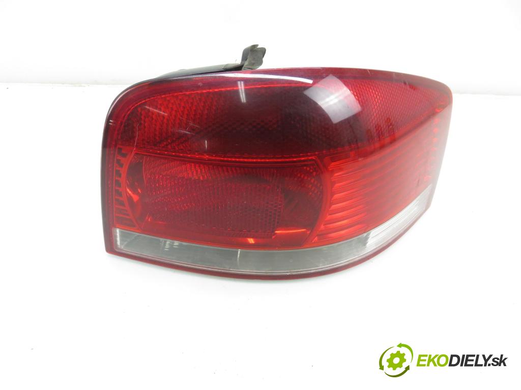 AUDI A3 (8P1) HB 2004 103,00 2.0 TDI 16V quattro - BKD 1968,00 světlo pravé zadní 8P0945096