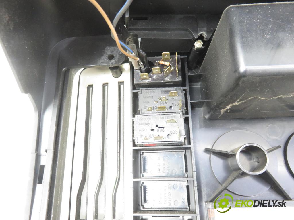 VW LT 40-55 I Platforma / podwozie (293-909) KABINA/PLATFORMA 1995 70,00 2.4 TD - ACL 2383,00 prístrojovka na ODKAZ 281919033CT ; 281919059M