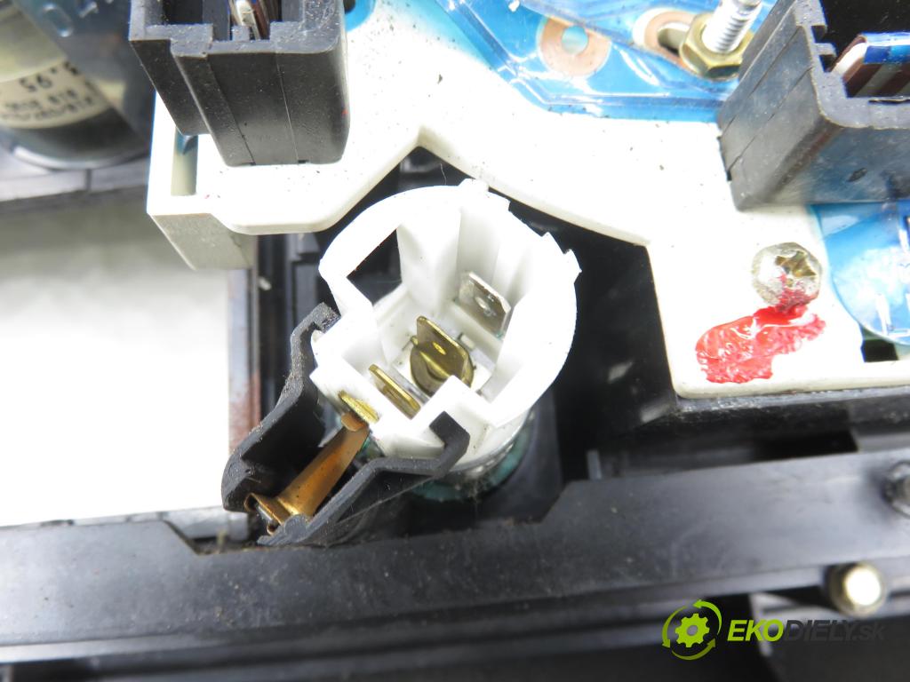VW LT 40-55 I Platforma / podwozie (293-909) KABINA/PLATFORMA 1995 70,00 2.4 TD - ACL 2383,00 prístrojovka na ODKAZ 281919033CT ; 281919059M