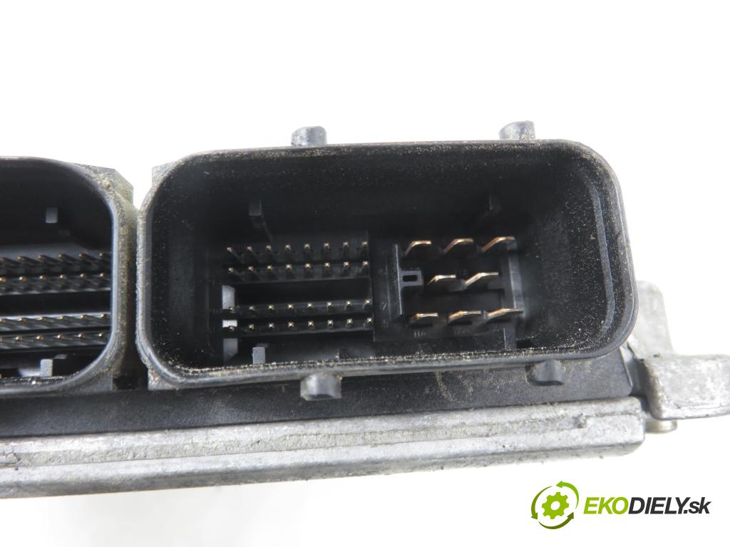 SKODA FABIA I SEDAN (6Y3) SEDAN 2004 55,00 1.4 16V - BBY 1390,00 Riadiaca jednotka Motor 036906034ET ; IAW4MVET