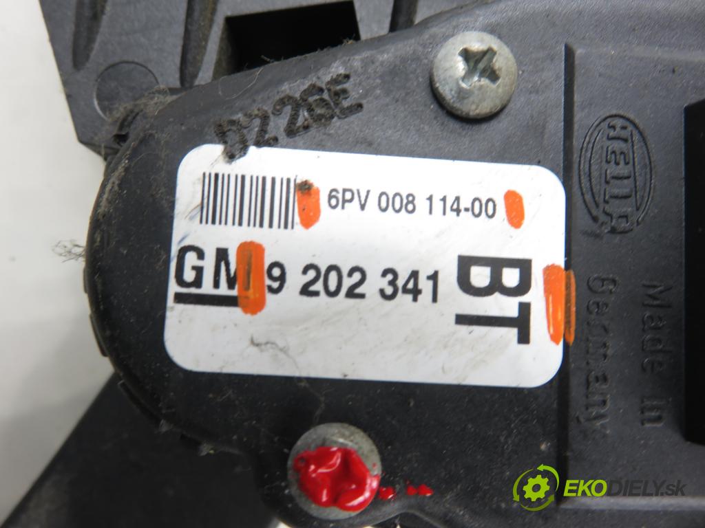 OPEL ZAFIRA B (A05) MINIVAN 2006 74,00 1.9 CDTI 8V 101 - Z 19 DTL 1910,00 Potenciometer plynu 9202341BT ; 6PV00811400 (Potenciometer plynového pedálu)